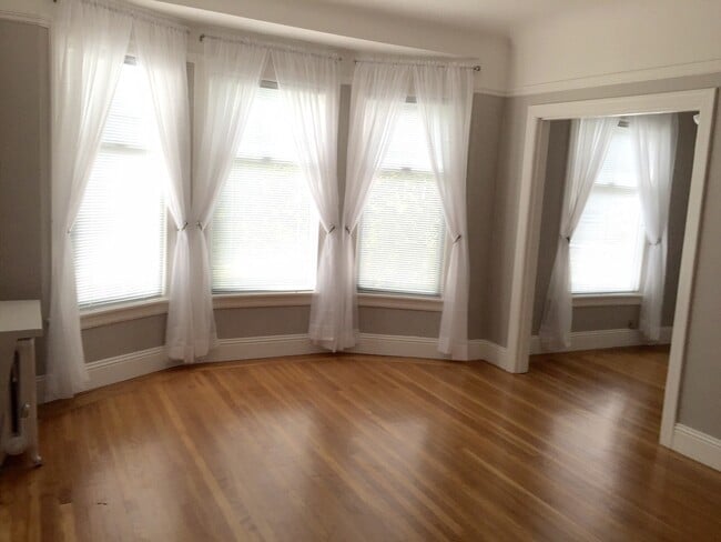 Photo - Marina Court Apartments