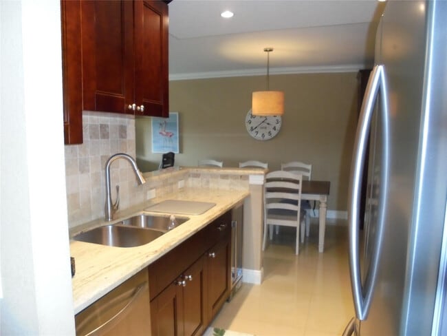 Photo - 400 N Riverside Dr Unit 401