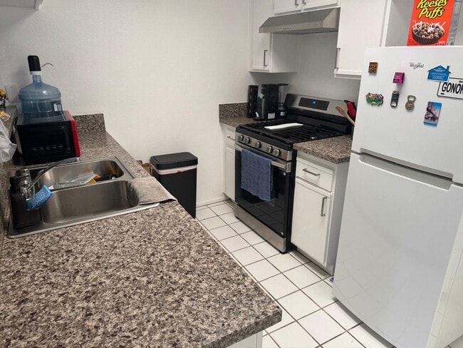 Photo - Welcome home to this spacious 1 bedroom 1 bath unit located in the heart of Harbor City! Unit 08