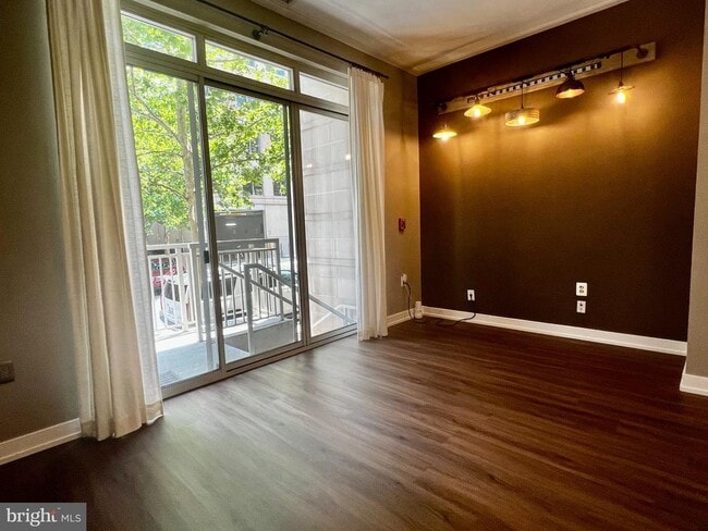 Photo - 820 N Pollard St Unit 103