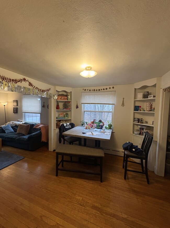 Photo - 525 E Pleasant St