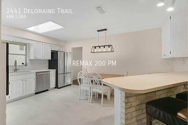 Photo - 2441 Deloraine Trail