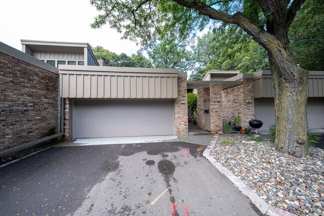 Photo - 5704 Duncan Ln Townhome