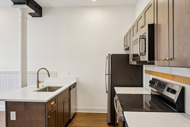 Photo - 401 Martin St