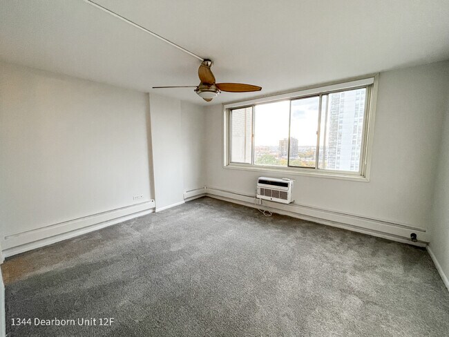 Photo - 1344 N Dearborn St