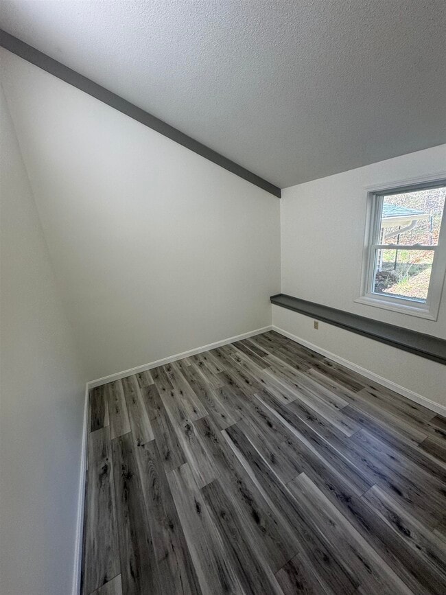 Photo - 154 Mountain Rd