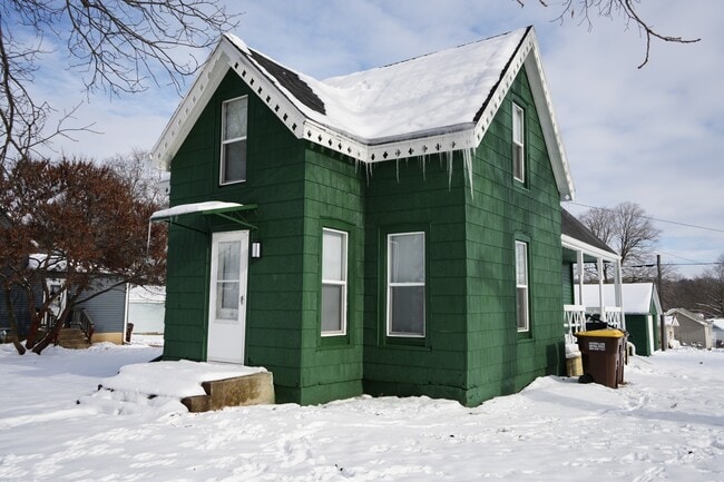 Building Photo - 511 S 2nd St