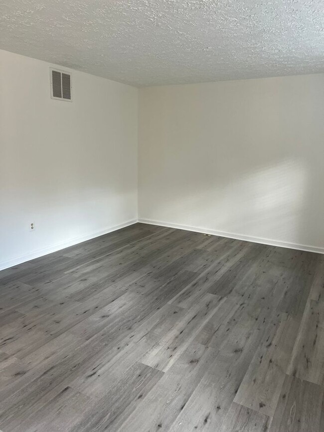 Photo - Renovated End-Unit Ready to Move-In
