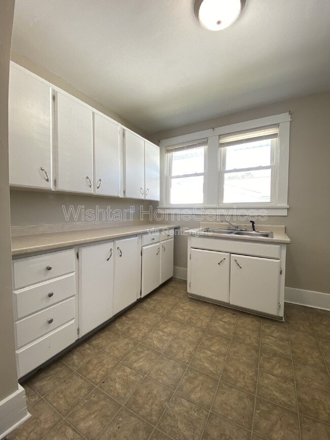 Photo - 522 W Murray St