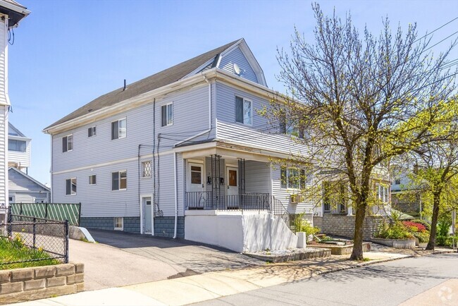 Building Photo - 17 Puritan Rd Unit 17 Rental