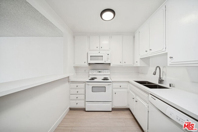 Photo - 131 Orlando Ave Unit 302