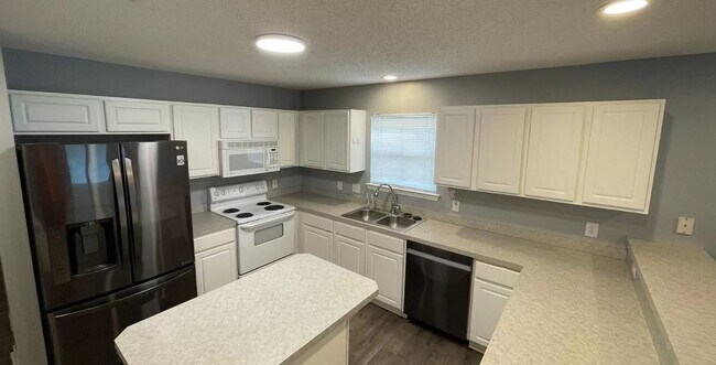 Photo - 10340 Chinaberry Ct