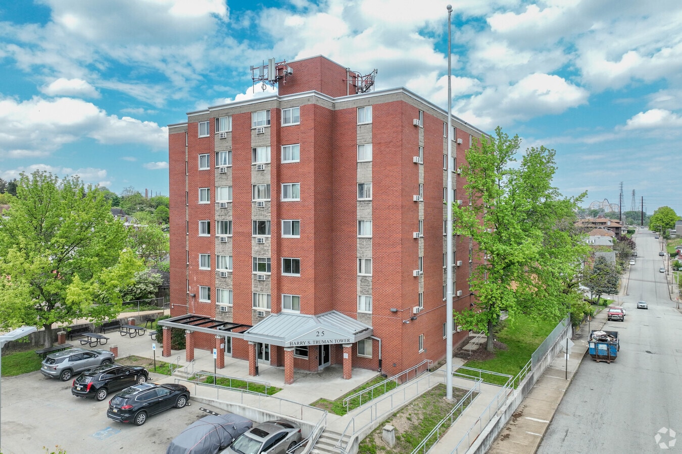 Harry Truman Towers - Harry Truman Towers Apartments