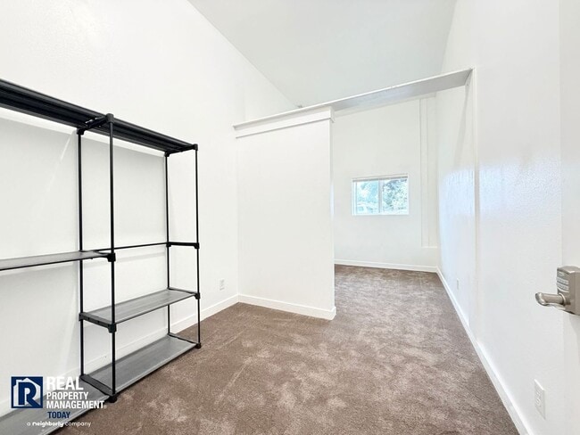 Building Photo - 2817 9th St SW Unit 3