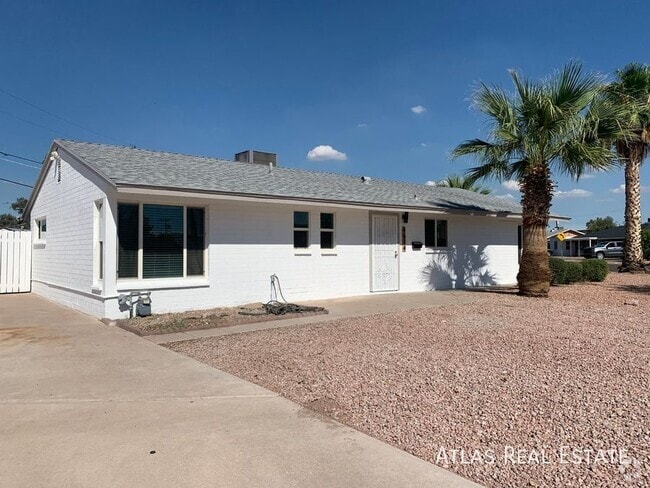 Building Photo - 4624 E Almeria Rd Rental