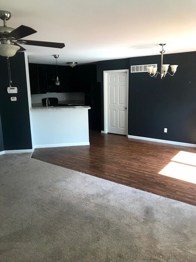 Photo - 126 Shire Dr