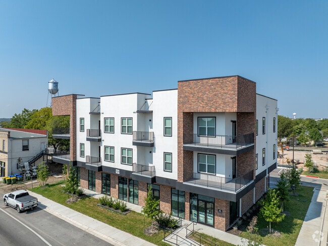 Main  Image - Lexington at West Boyce Rental
