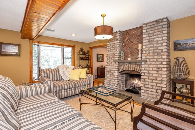 Photo - 16 Faraway Rd