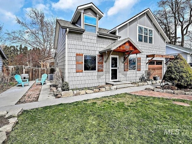 Building Photo - 2818 W Edson St Rental