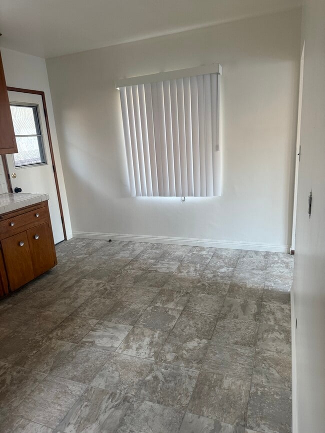 Cocina comedor - 544 W Vesta St Unidad 5