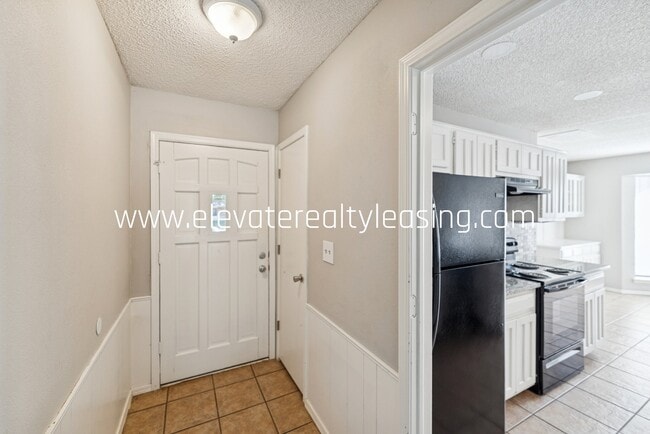 Photo - 11168 S Douglas Ave