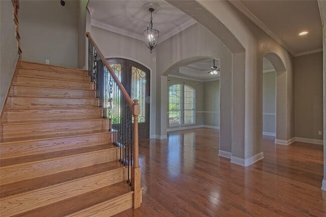 Photo - 125 Waterford Ln