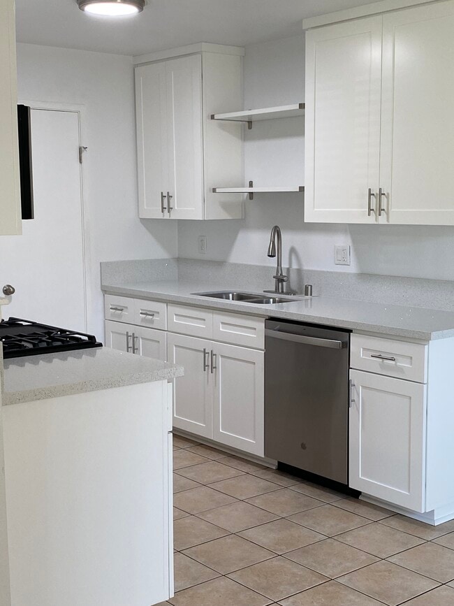 Building Photo - 3232 Caminito Quixote Unit N/A Rental