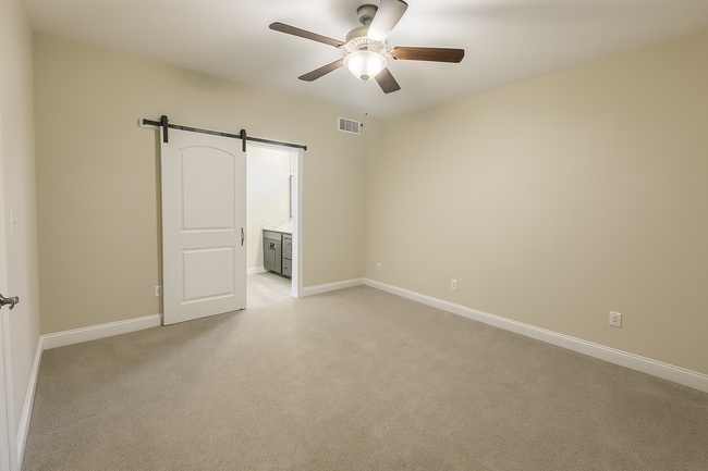 Photo - Spacious 4 Bedroom Home with Basement and Wet Bar in Clearwater