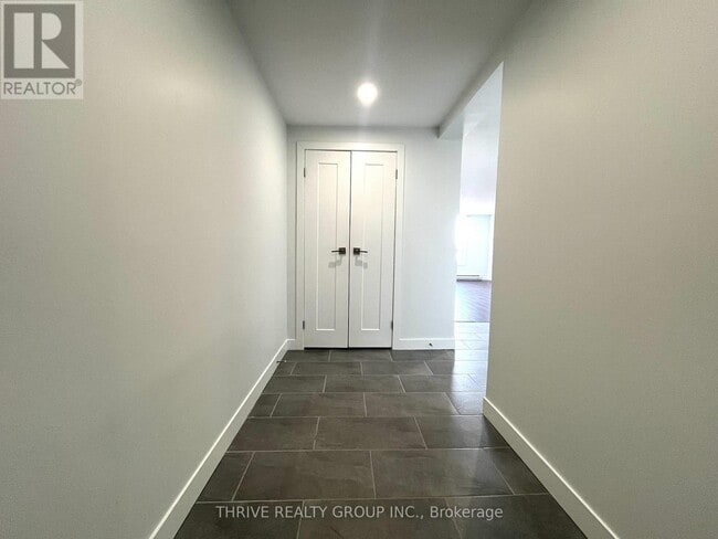 Photo - 1288 Commissioners Rd W Unit 302