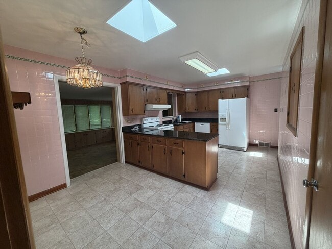 Photo - 926 Laurelwood Rd
