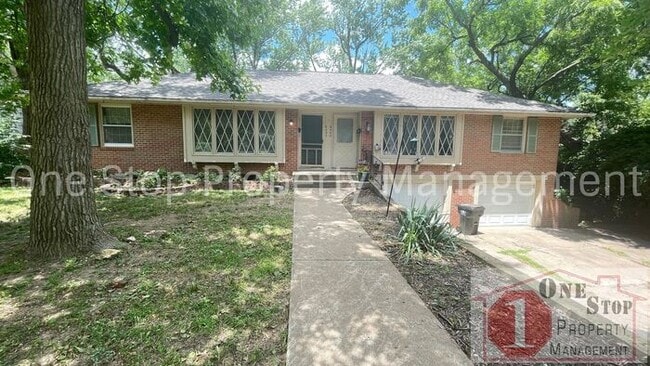2 Bedroom, 2 Bathroom Duplex in Raytown, MO - 2 Bedroom, 2 Bathroom Duplex in Raytown, MO House