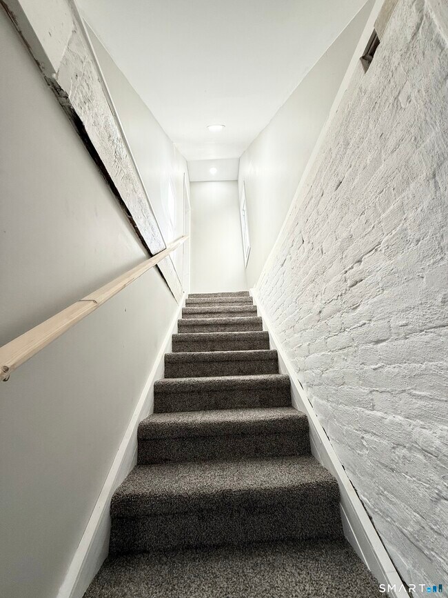 Photo - 41 Howe St
