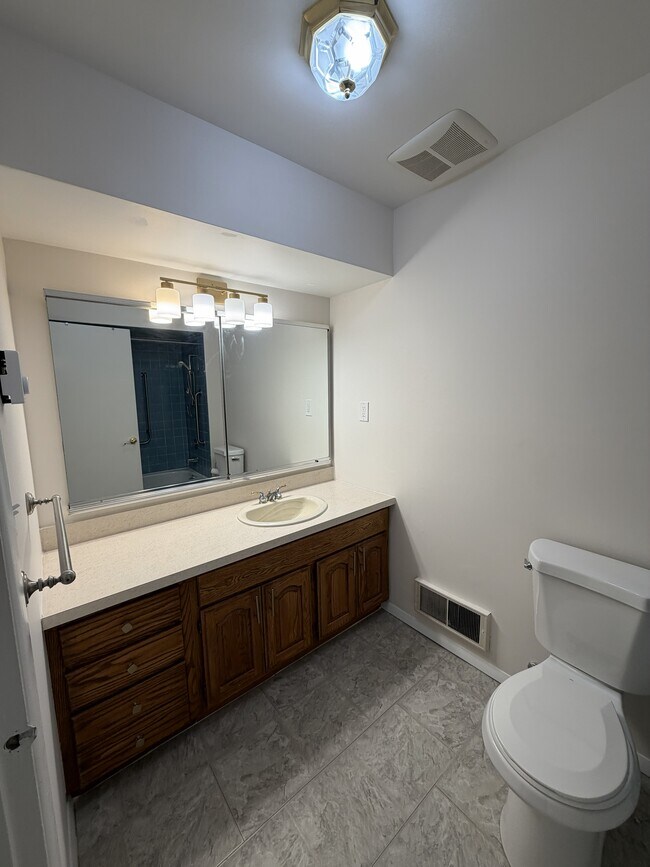 Photo - 84 Amberly Dr Unit J