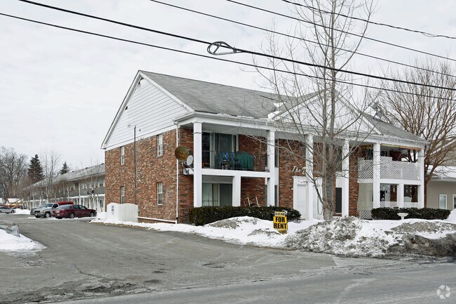 Diplomat Place Apartments - Diplomat Place Apartments