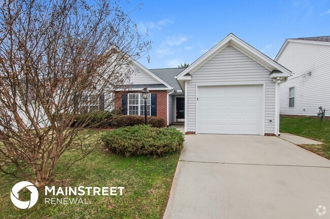 Building Photo - 4817 Fallfield Dr Rental
