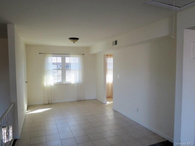 Photo - 106 Mariners Way