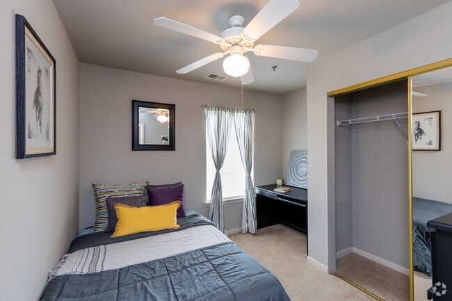 4BR, 2BA - 1305SF - The Ridge