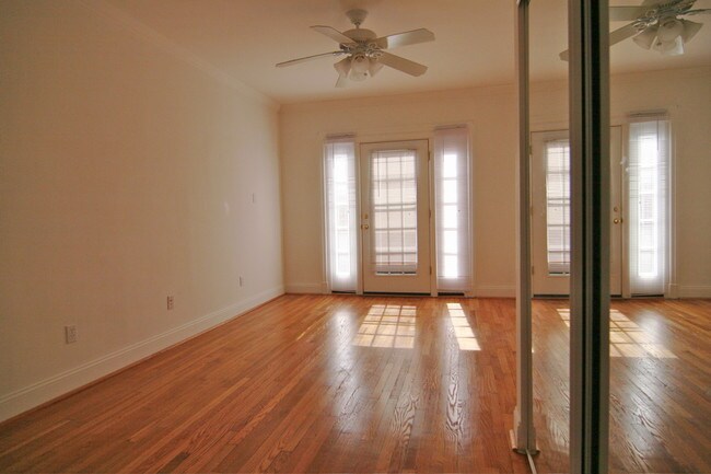 7334-40 Forsyth Blvd. 1 Bed Bedroom - 7334-40 Forsyth Blvd.