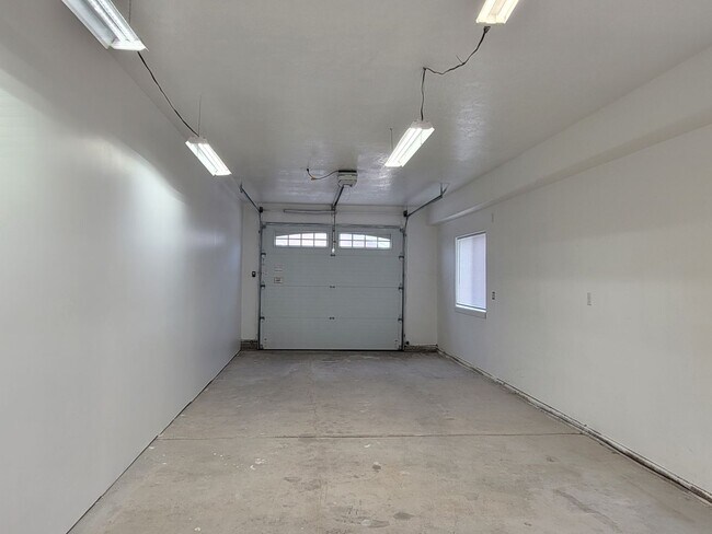 Photo - Charming 1 Bedroom 1 Bath W/Garage Parking