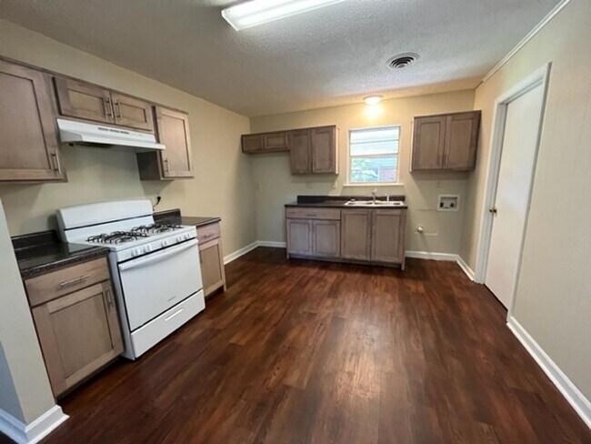 Photo - Renovated 3 Bedroom 1 Bath Home for Rent!!
