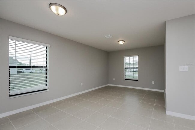 Photo - 387 Begonia Ct
