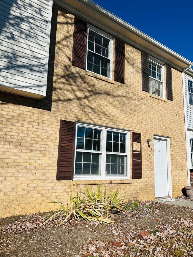 Townhouse In Blacksburg Available Now - Townhouse In Blacksburg Available Now