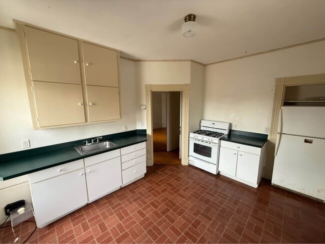 Photo - 8 Hurlbut St Unidad 8-2