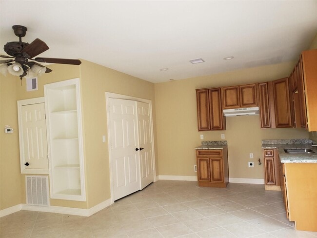 Photo - 319 Johnson St Unit B