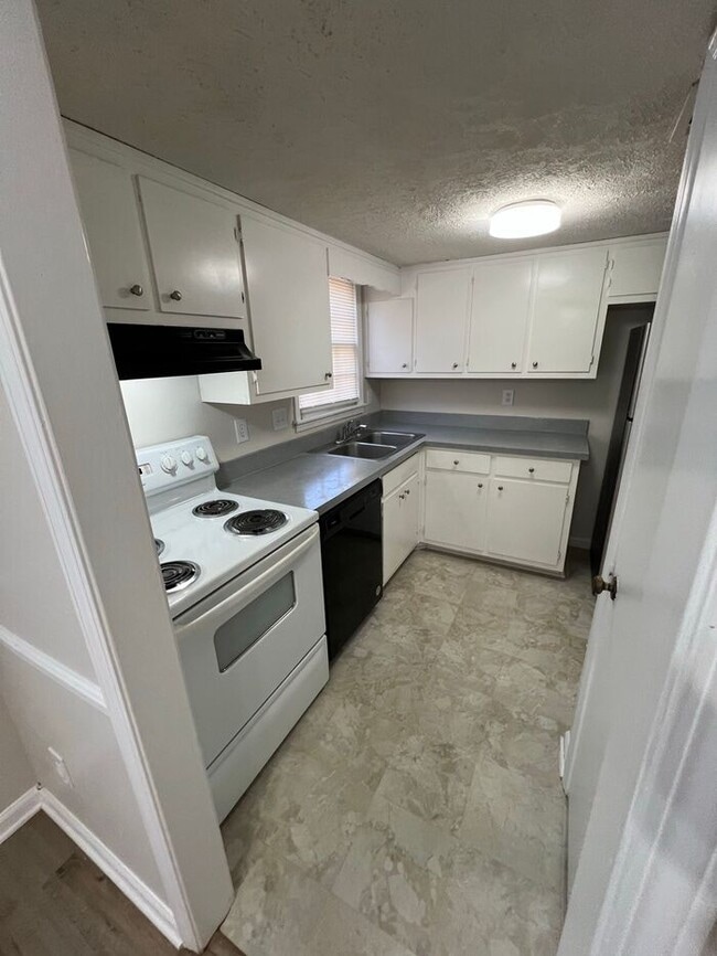 Photo - Available now!!! 2 Story townhome across from Briscoe Park!!