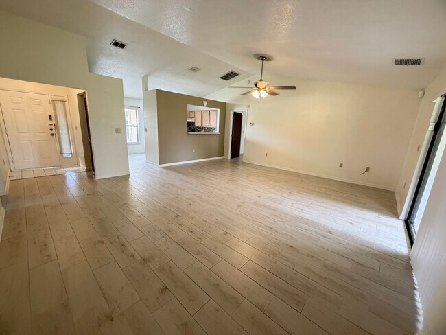 Photo - 608 Antelope Ln