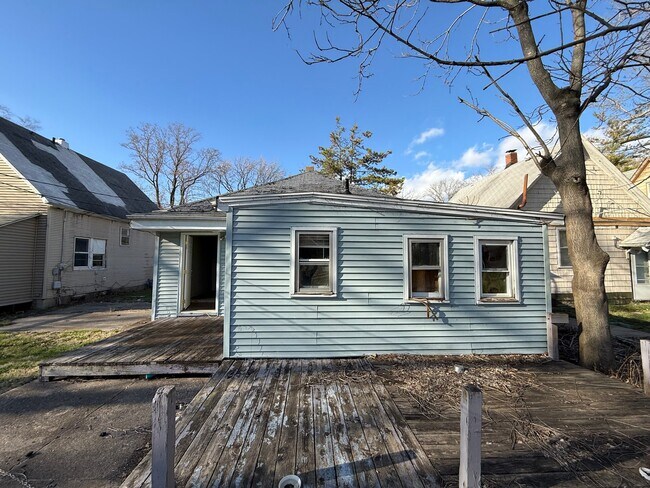 Photo - 803 E Whitmer St