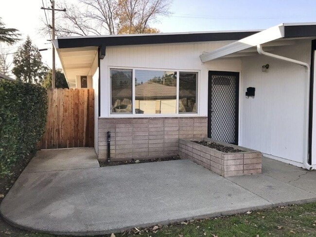 Photo - 3 Bedroom 1 Bath w/ 1 Car Garage and Yard - North Vacaville *STAR RENTALS