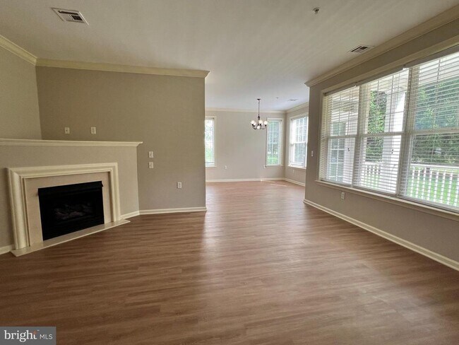 Photo - 212 Masterson Ct