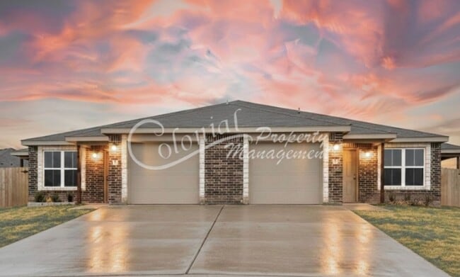 Building Photo - AVAILABLE NOW! (SECTION 8 ACCEPTED)